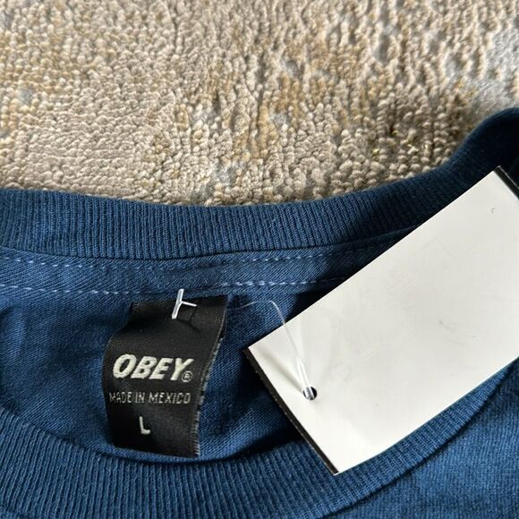 Obey Shirt size L Blue Street Graphic Modern Retro Stretch Logo Skate Crew NWT - Picture 3 of 7